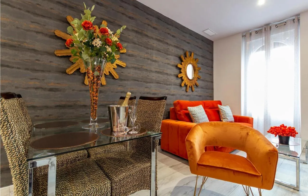 Amazing Apartment In Sevilla With Kitchen