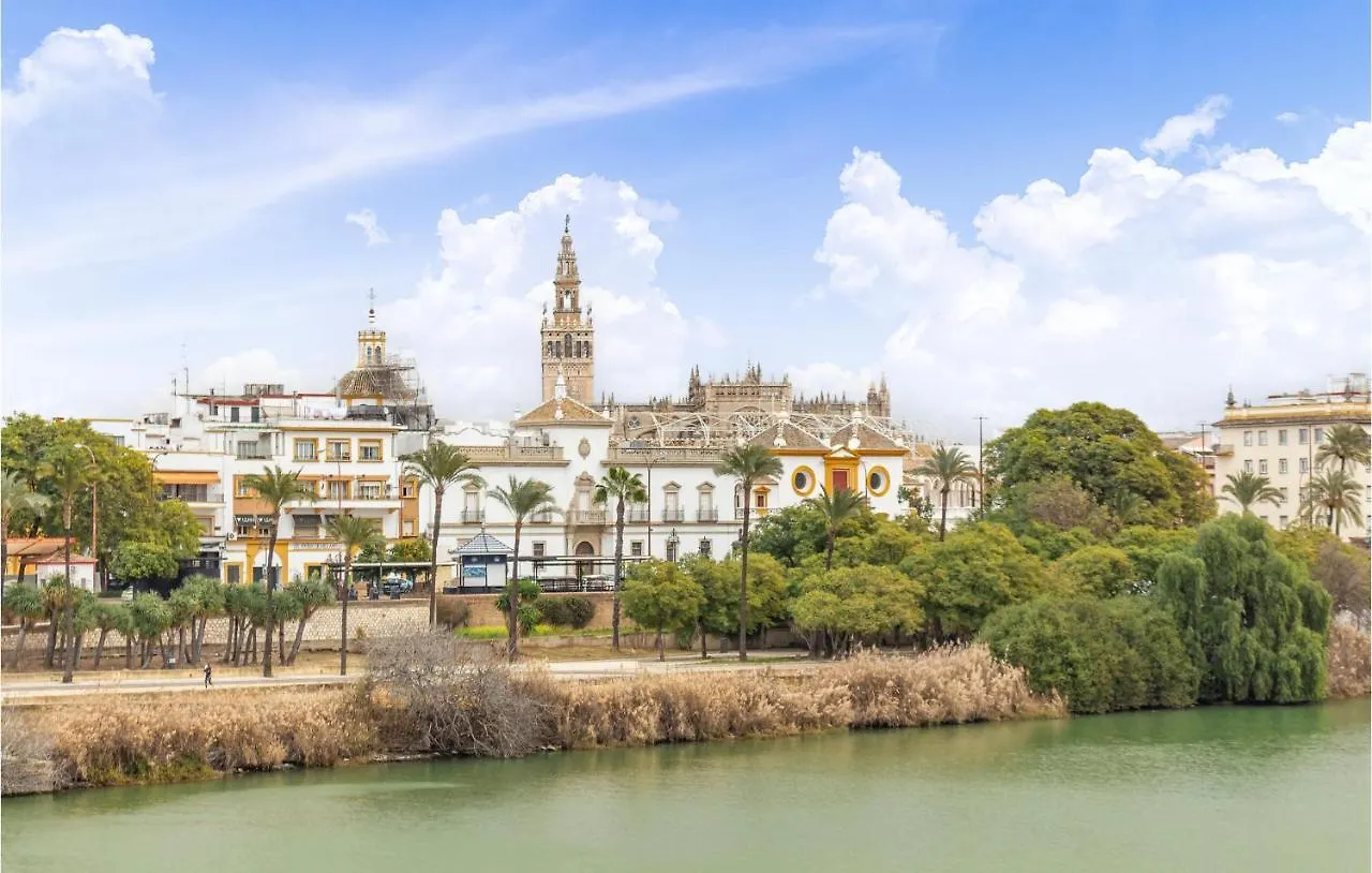 Amazing Apartment In Sevilla With Kitchen